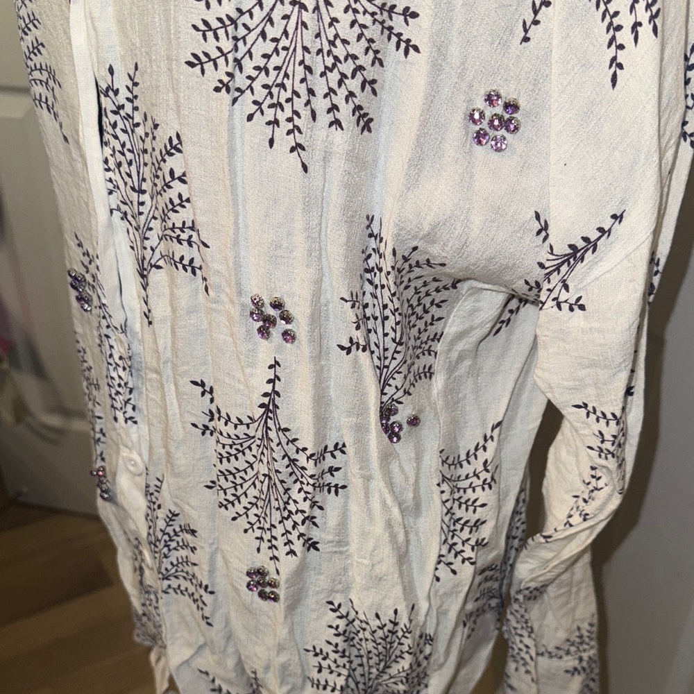 Elegant Cream and Purple Floral Button Down Shirt - Picture 7 of 16